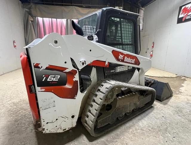 Image of Bobcat T62 equipment image 4