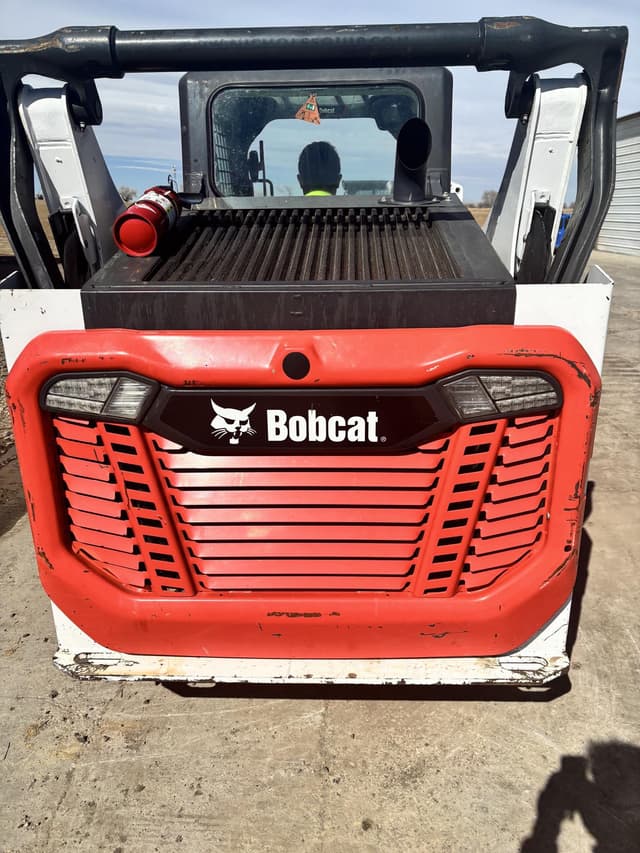 Image of Bobcat T64 equipment image 3
