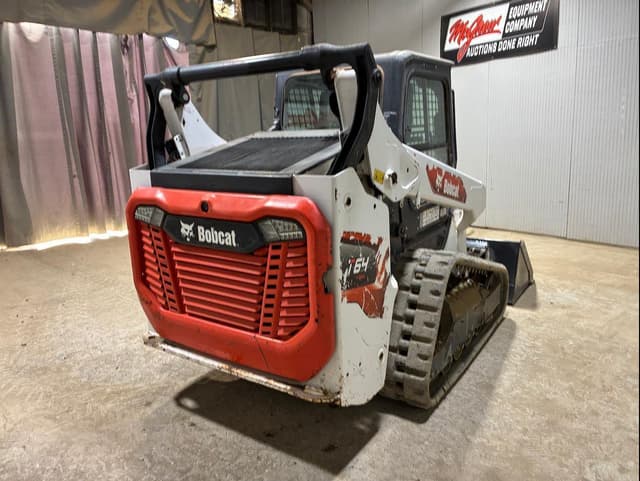 Image of Bobcat T64 equipment image 4