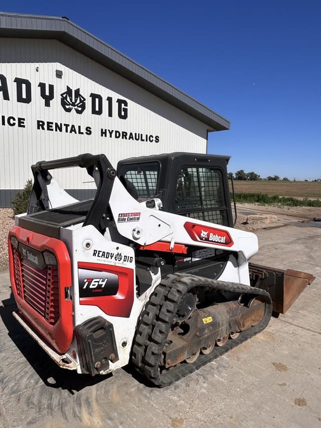 Image of Bobcat T64 equipment image 3