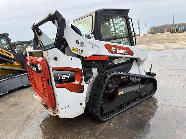 Image of Bobcat T64 equipment image 3