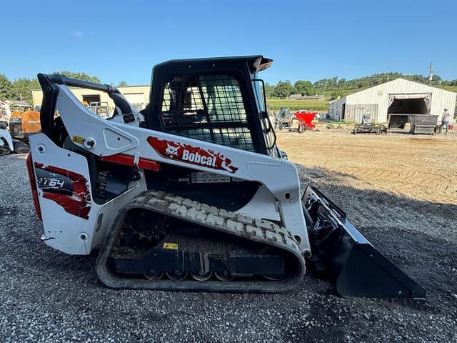 Image of Bobcat T64 equipment image 4