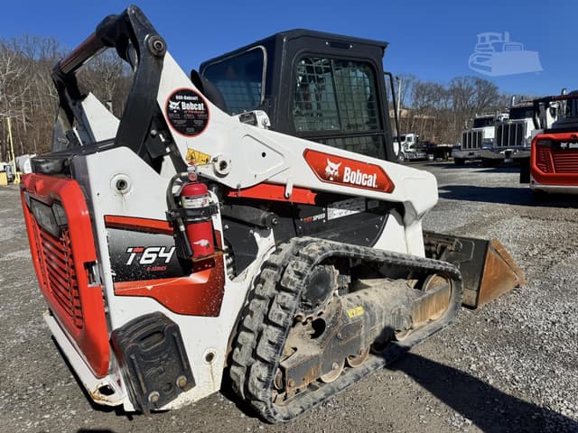 Image of Bobcat T64 equipment image 2