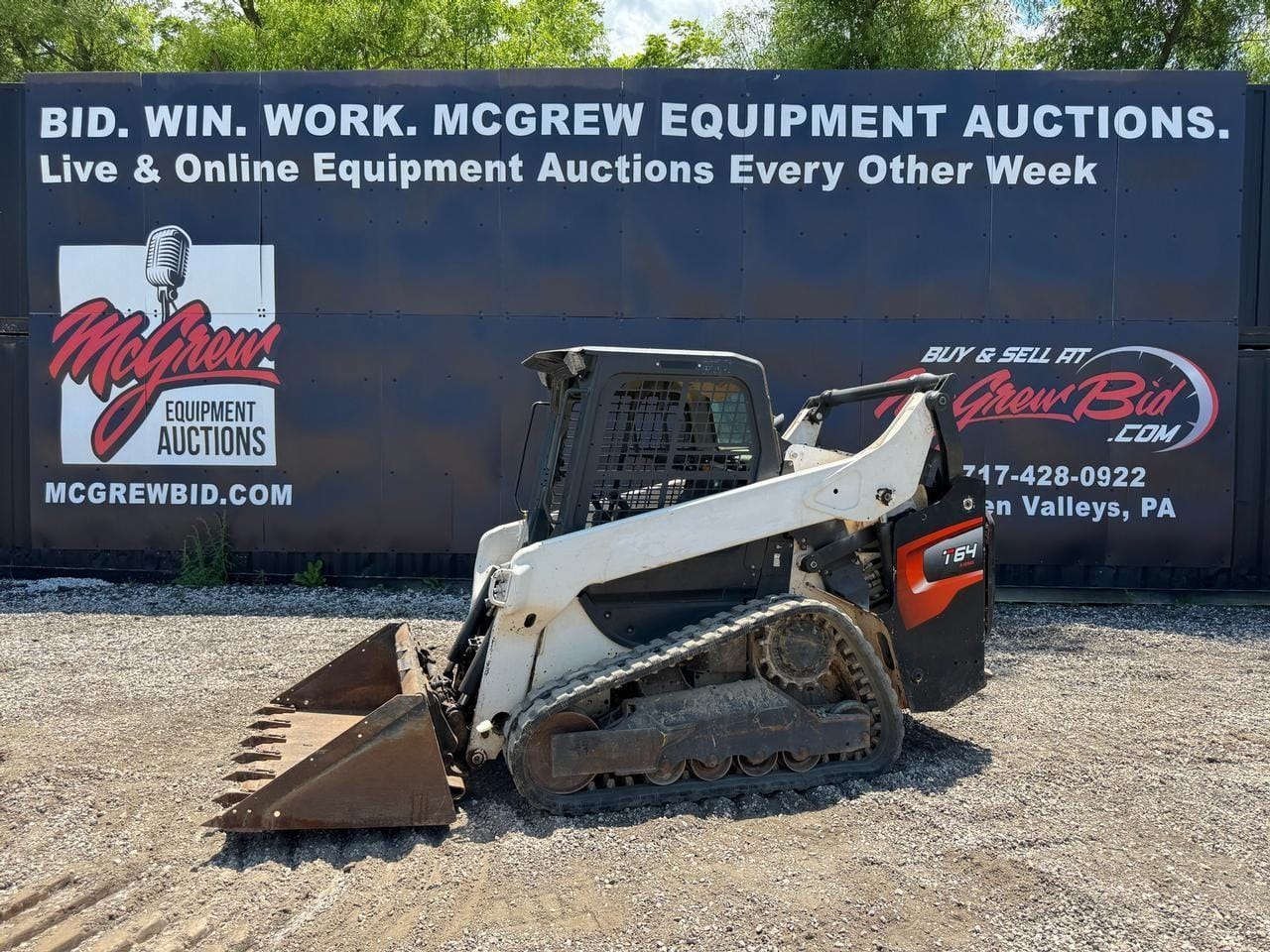 2021 Bobcat T64 Equipment Image0