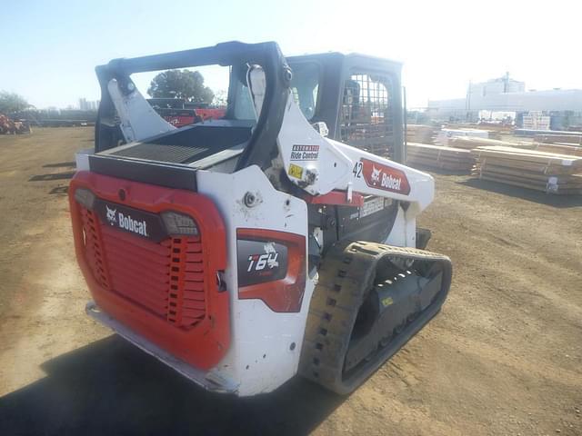 Image of Bobcat T64 equipment image 2