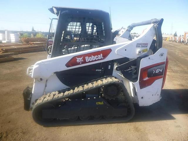 Image of Bobcat T64 equipment image 4