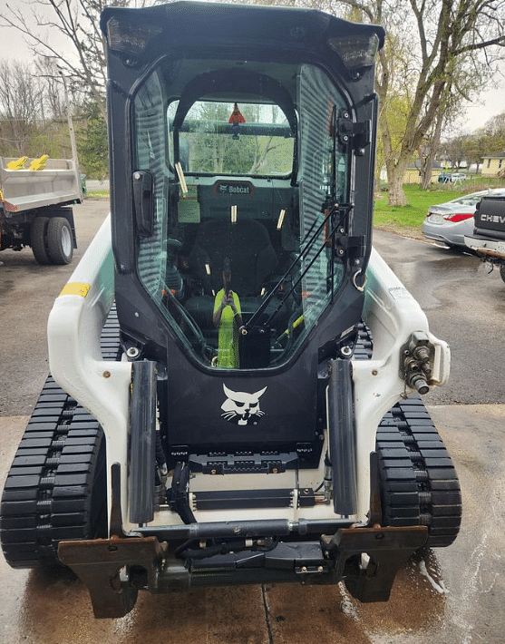 Image of Bobcat T66 equipment image 3