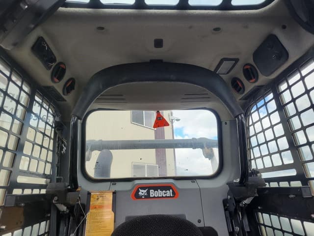 Image of Bobcat T66 equipment image 4