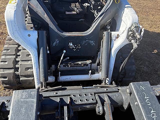 Image of Bobcat T66 equipment image 2