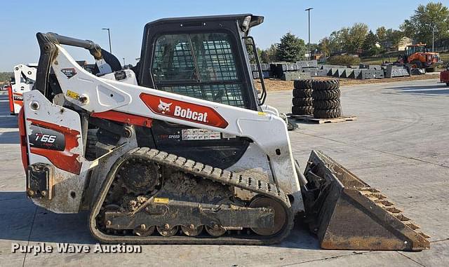 Image of Bobcat T66 equipment image 3