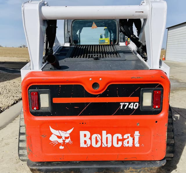 Image of Bobcat T740 equipment image 3