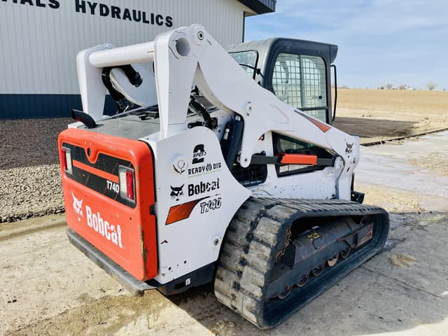 Image of Bobcat T740 equipment image 1
