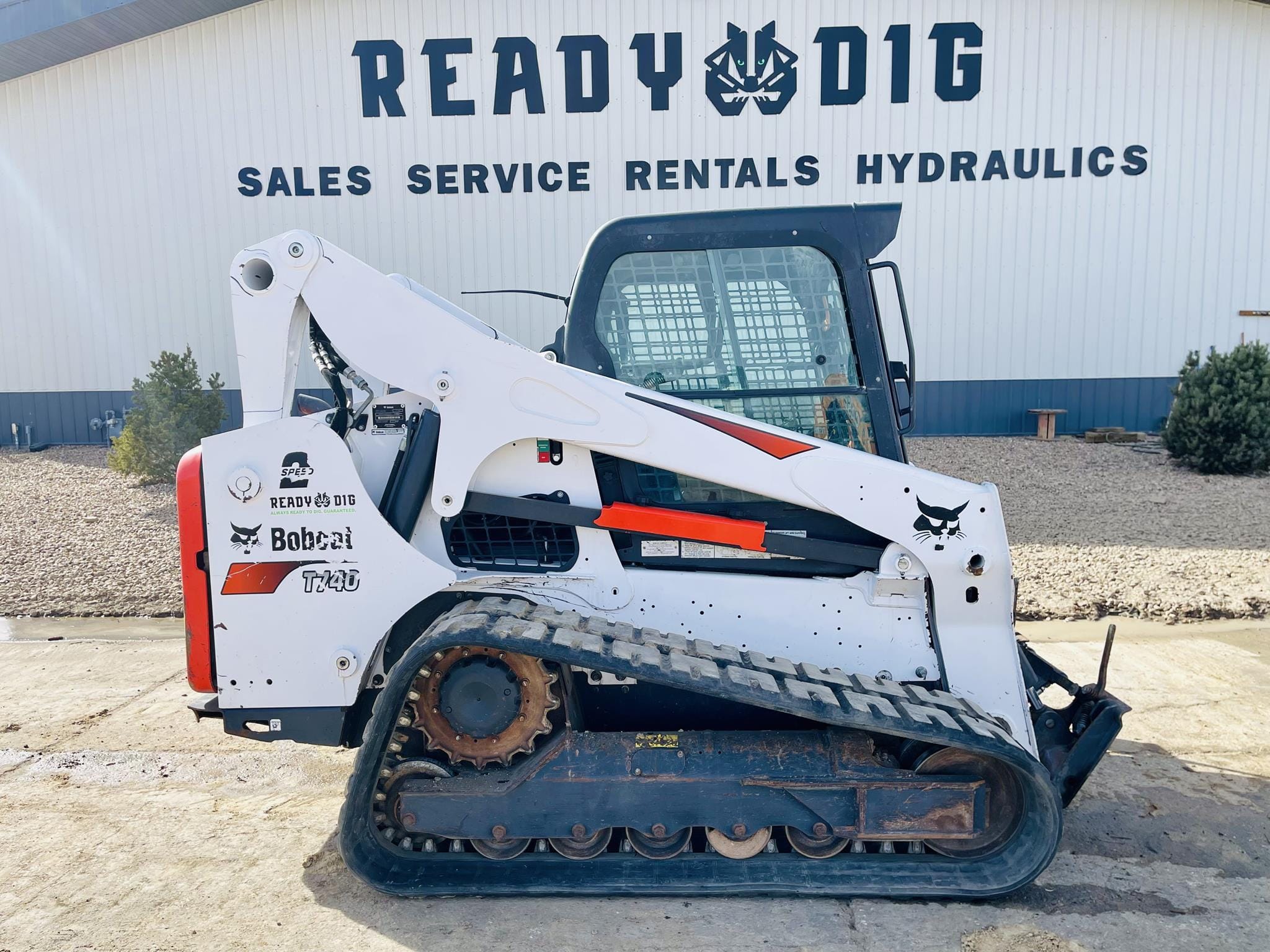 2021 Bobcat T740 Equipment Image0