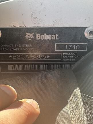 Image of Bobcat T740 equipment image 4