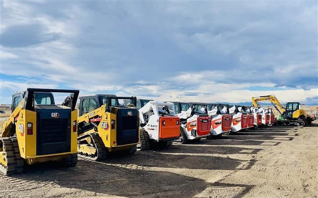 Image of Bobcat T740 equipment image 2