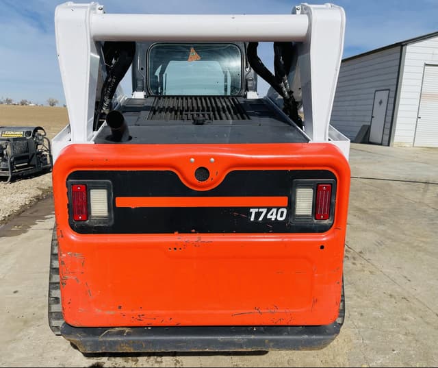 Image of Bobcat T740 equipment image 4