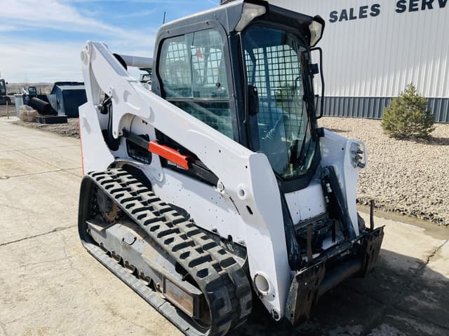 Image of Bobcat T740 equipment image 1