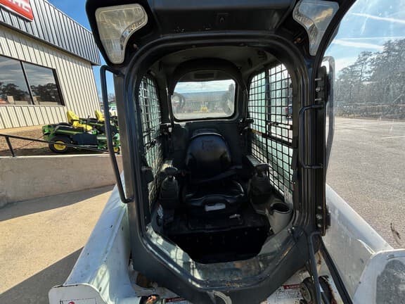 Image of Bobcat T740 equipment image 4