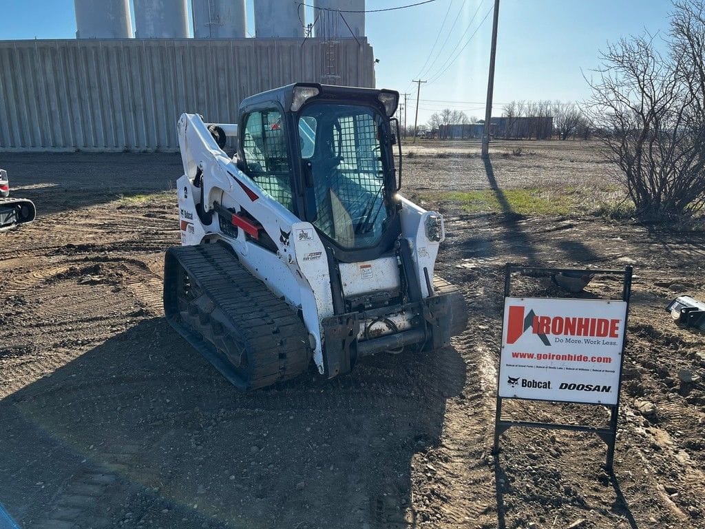 2021 Bobcat T740 Equipment Image0