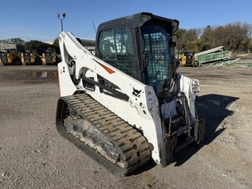 Main image Bobcat T740