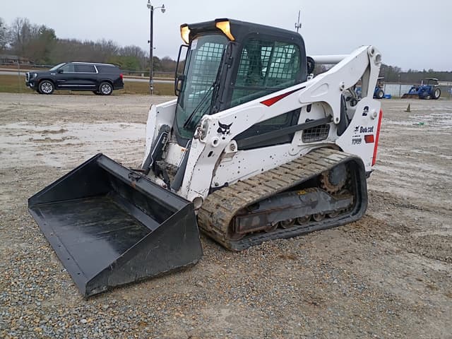 Image of Bobcat T740 equipment image 1
