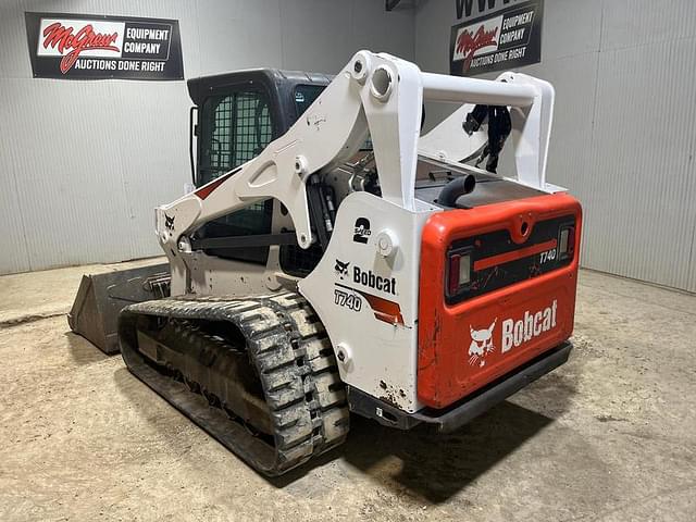 Image of Bobcat T740 equipment image 3