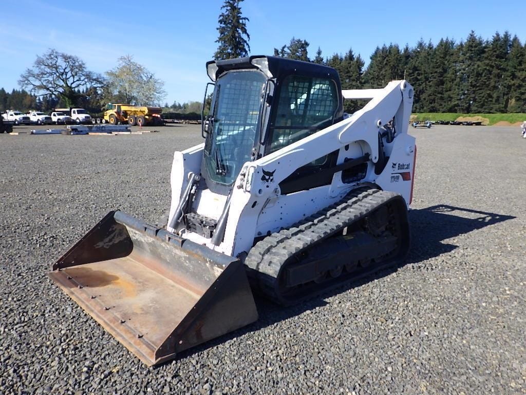 2021 Bobcat T740 Equipment Image0