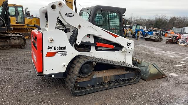 Image of Bobcat T740 equipment image 4