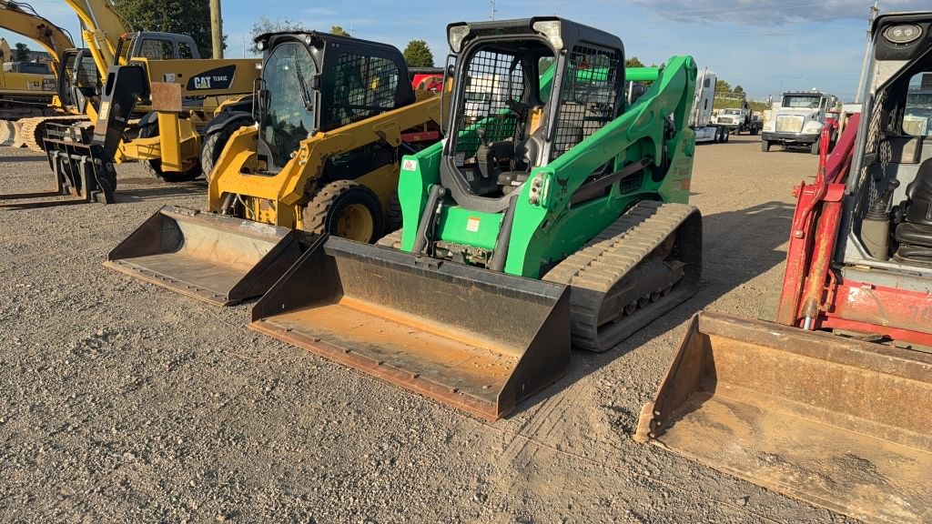 2021 Bobcat T740 Equipment Image0