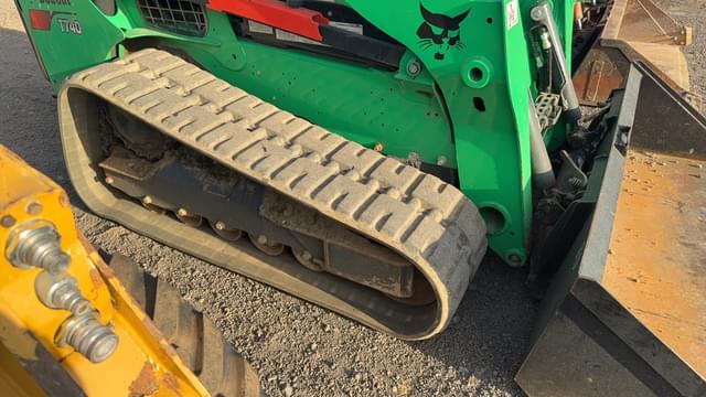 Image of Bobcat T740 equipment image 4
