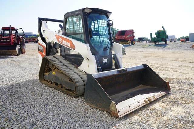 Image of Bobcat T76 equipment image 3