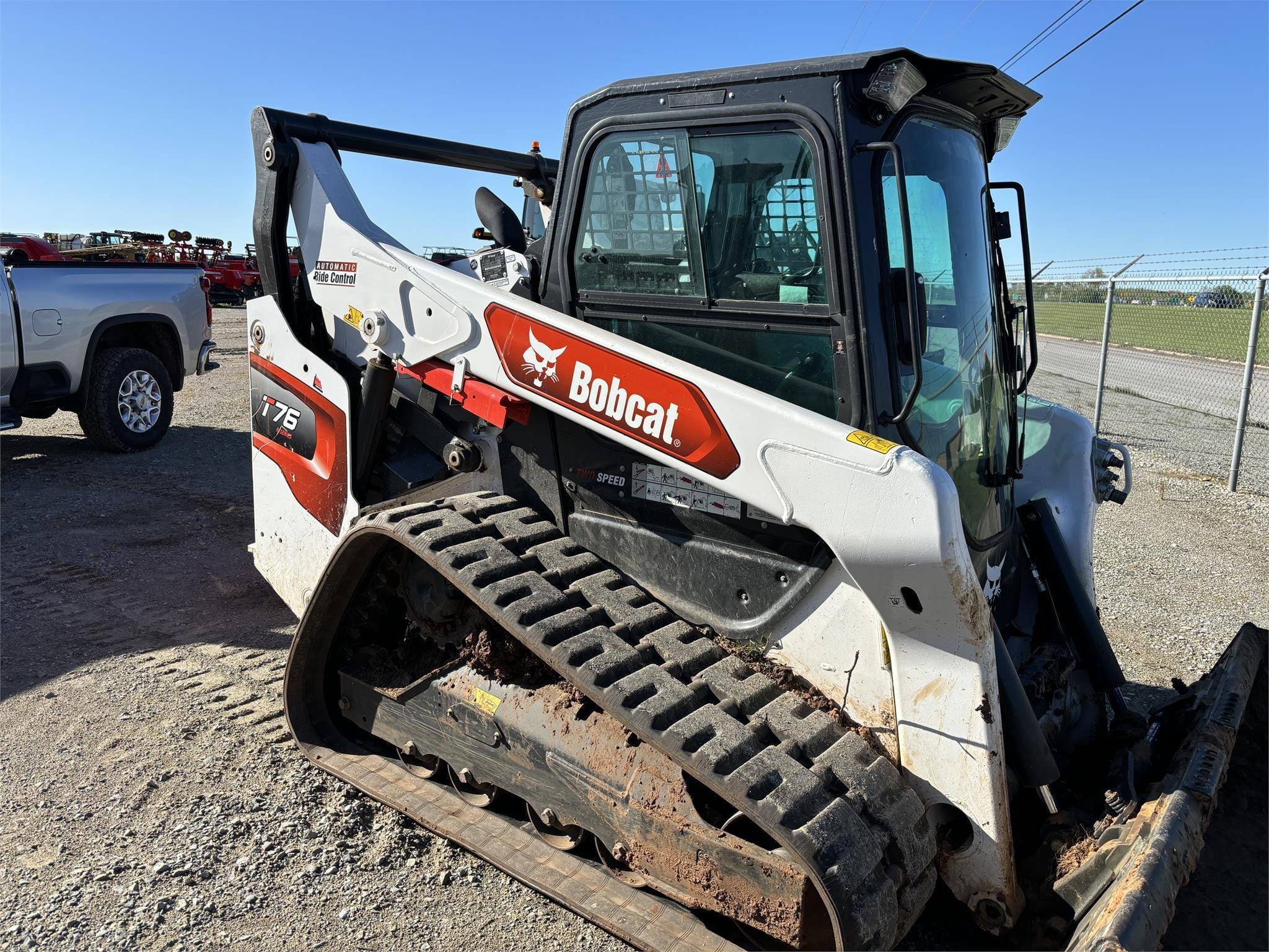 Main image Bobcat T76