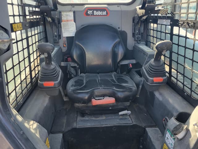 Image of Bobcat T76 equipment image 3