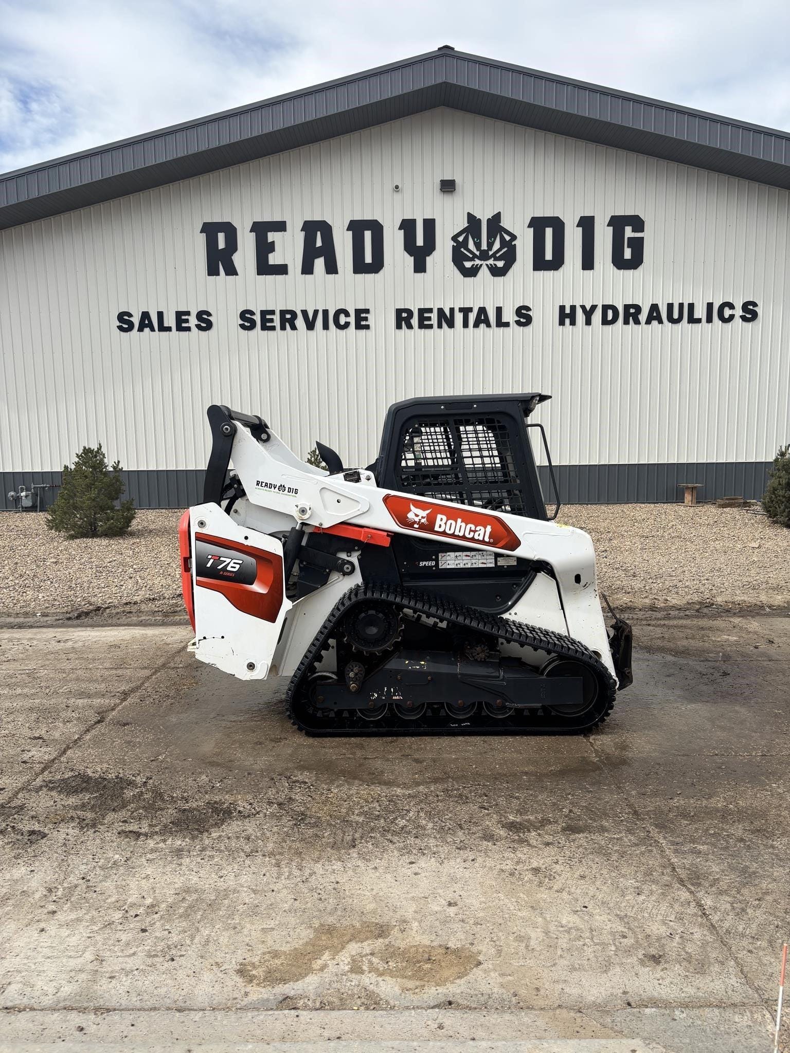Main image Bobcat T76