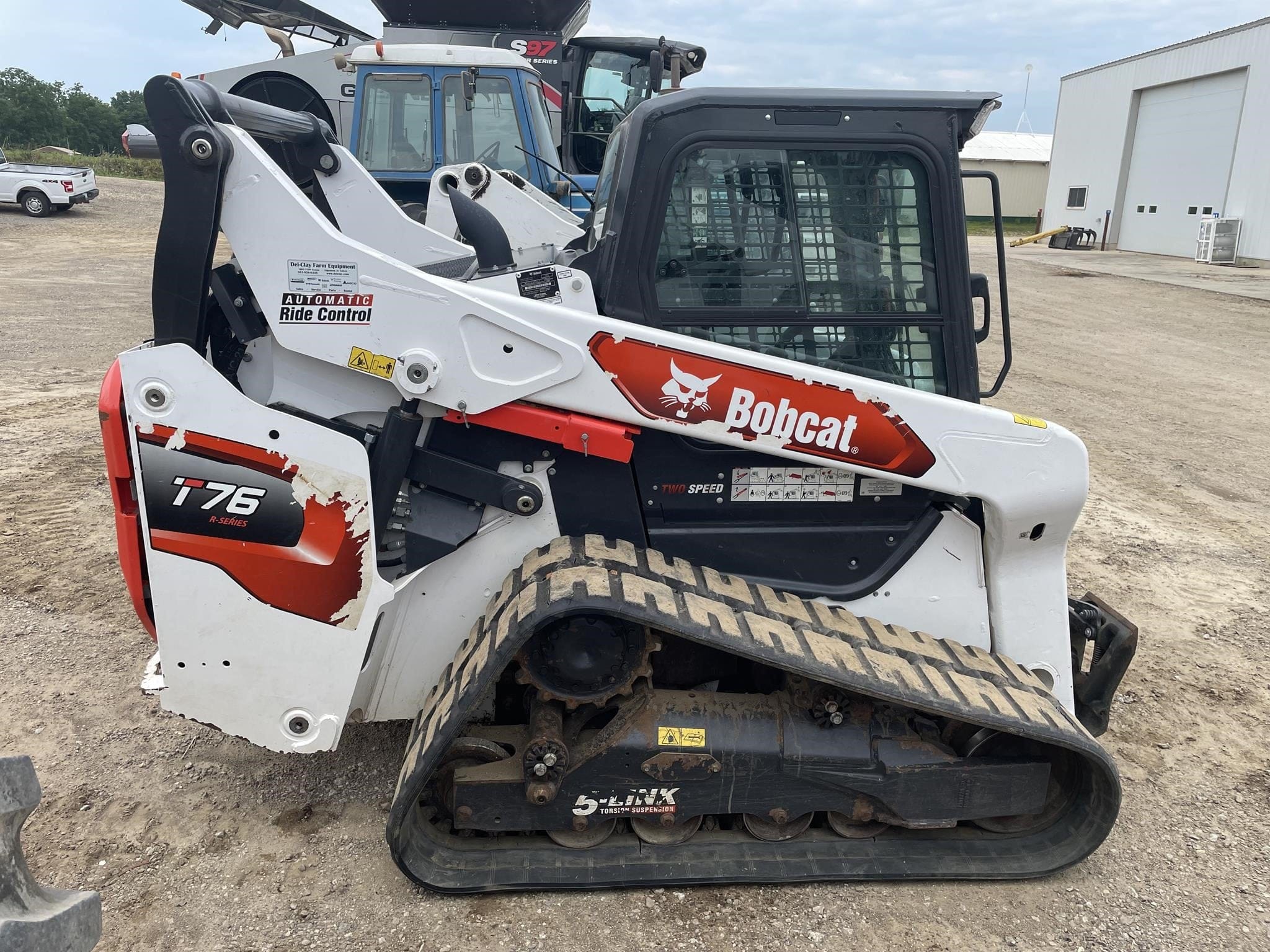 2021 Bobcat T76 Equipment Image0