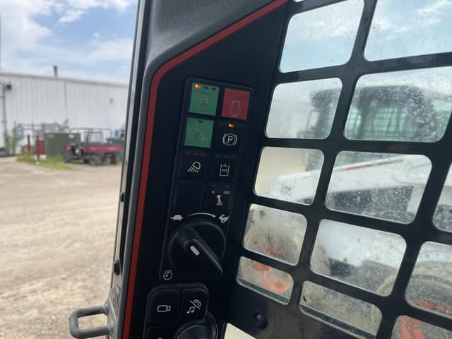 Image of Bobcat T76 equipment image 1