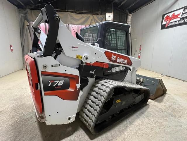 Image of Bobcat T76 equipment image 4