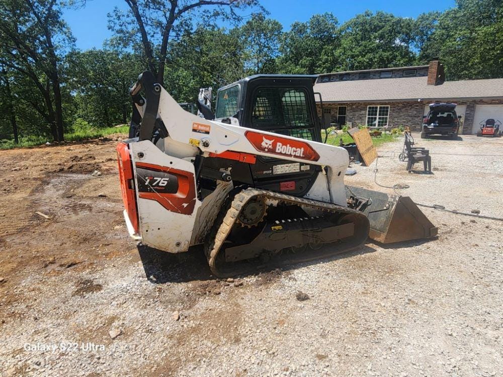 Main image Bobcat T76