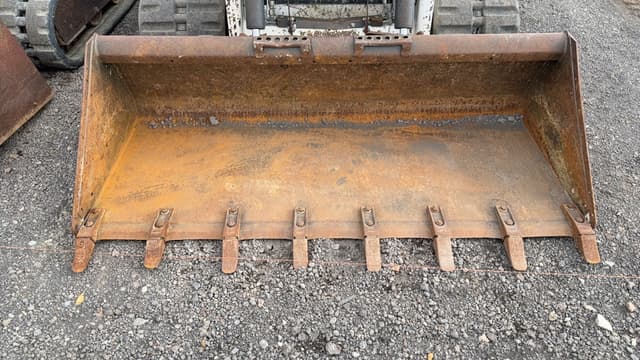Image of Bobcat T76 equipment image 3