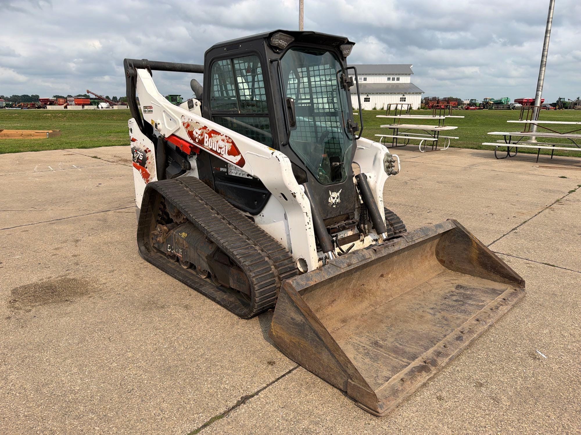 2021 Bobcat T76 Equipment Image0