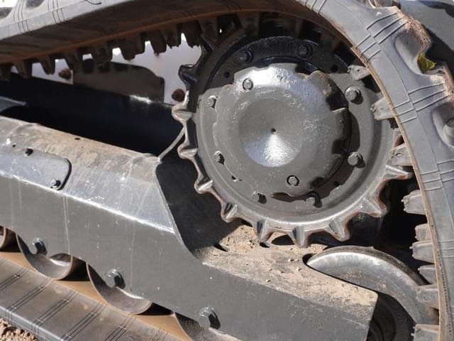 Image of Bobcat T770 equipment image 4