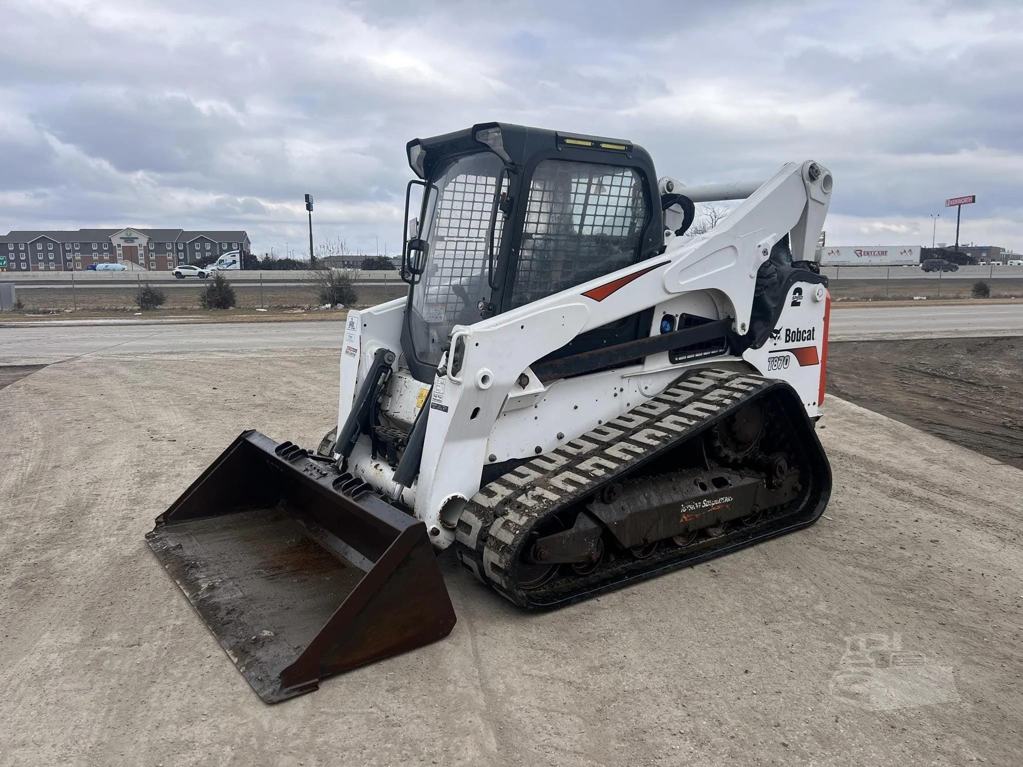 2021 Bobcat T870 Equipment Image0