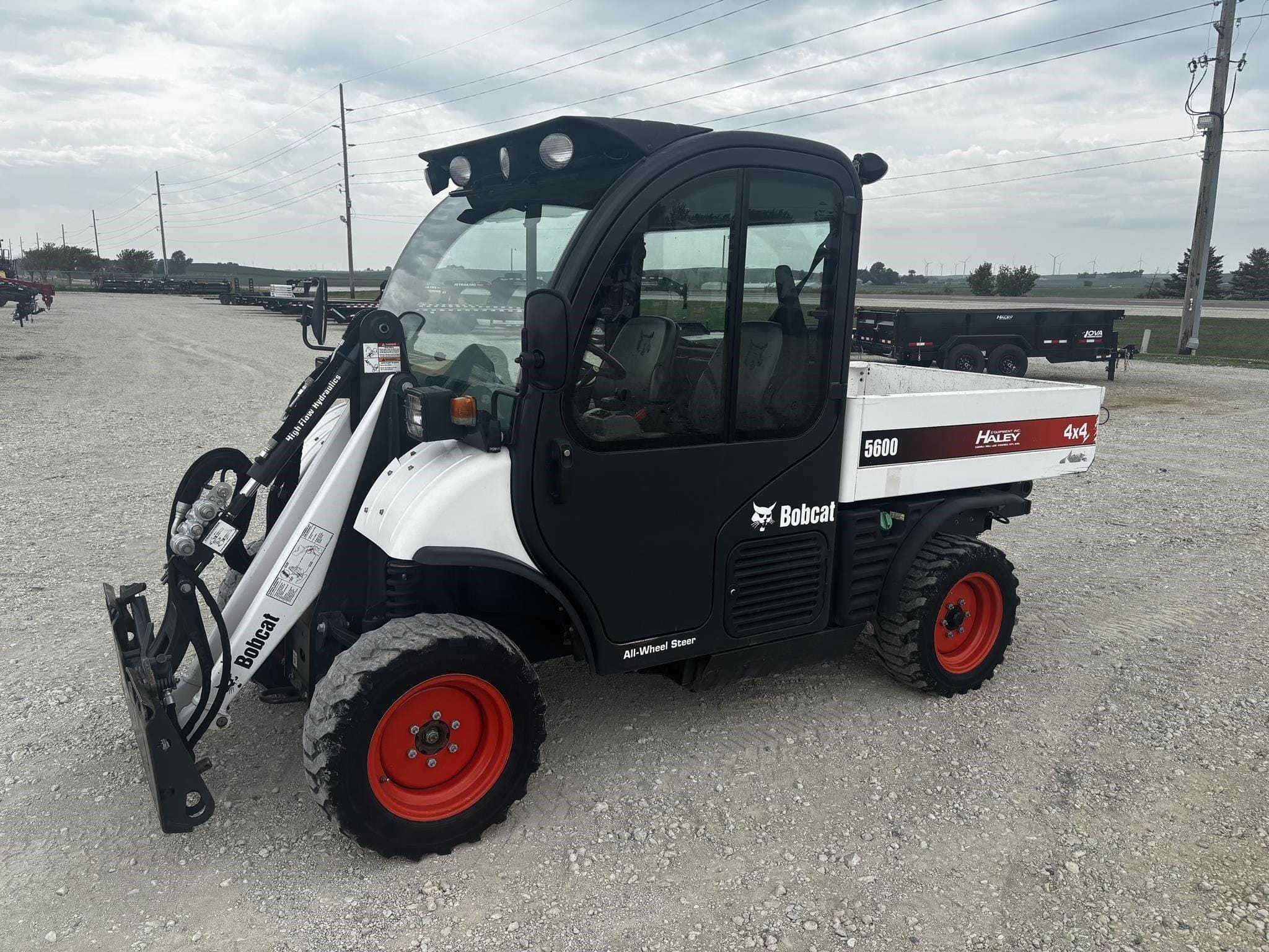 2021 Bobcat Toolcat 5600 Equipment Image0