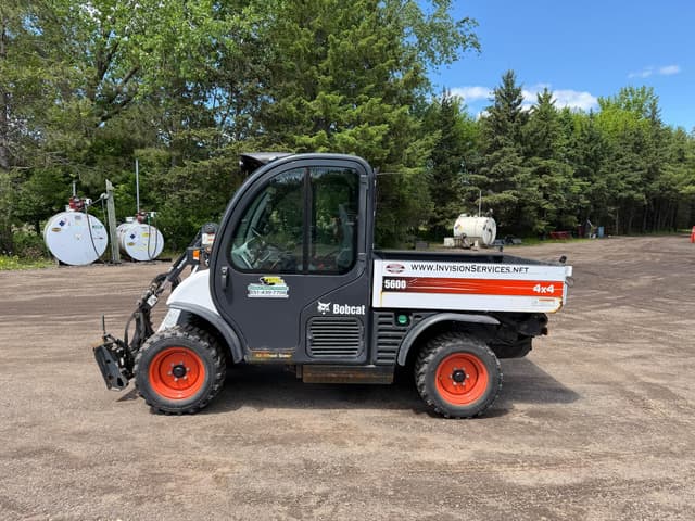 Image of Bobcat Toolcat 5600 equipment image 2