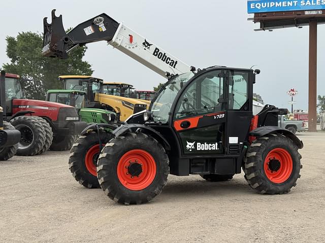 Image of Bobcat V723 equipment image 1