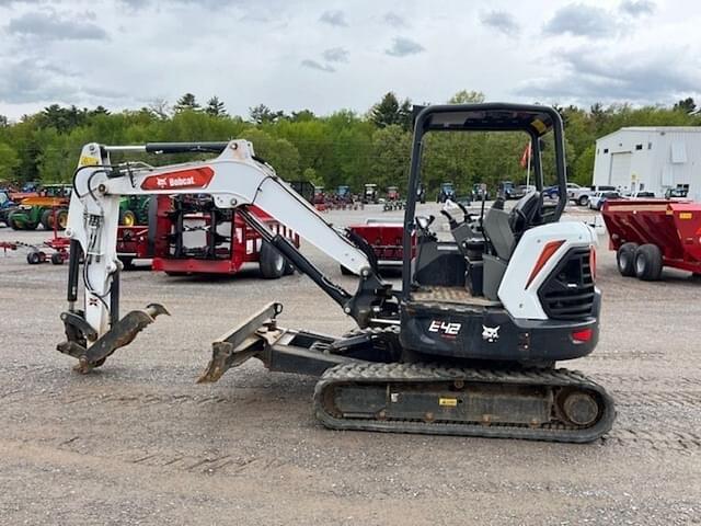 Image of Bobcat E42 equipment image 2