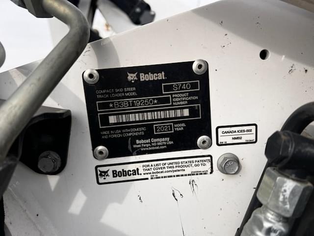 Image of Bobcat S740 equipment image 4