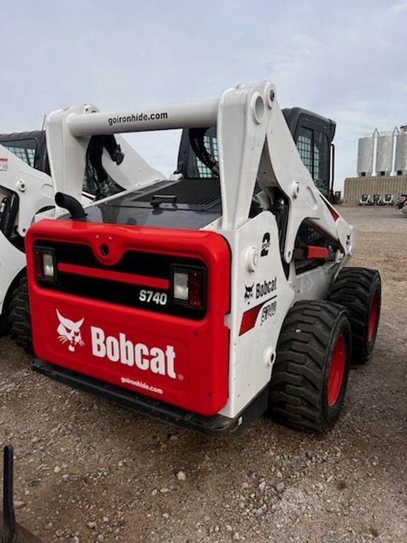 Image of Bobcat S740 equipment image 2