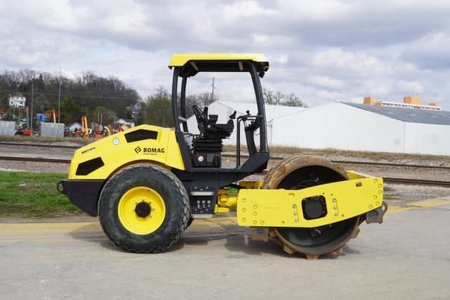 Image of Bomag BW177D-5 equipment image 3