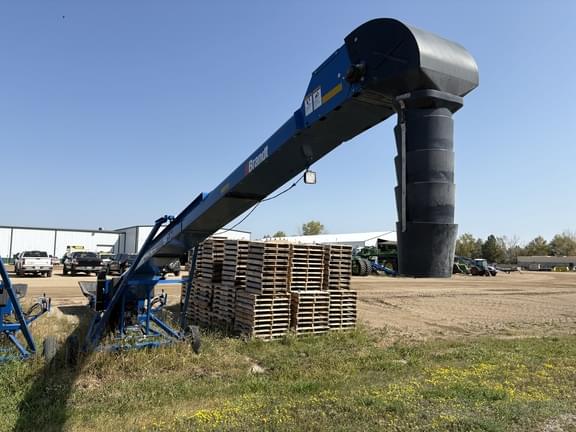 Image of Brandt GrainBelt 1547LP equipment image 2